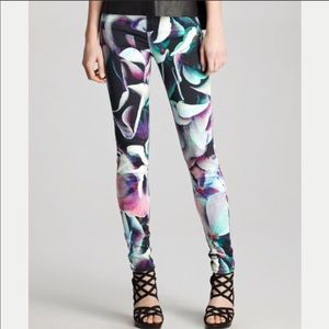 J Brand 620 hydrangea print super skinny jeans